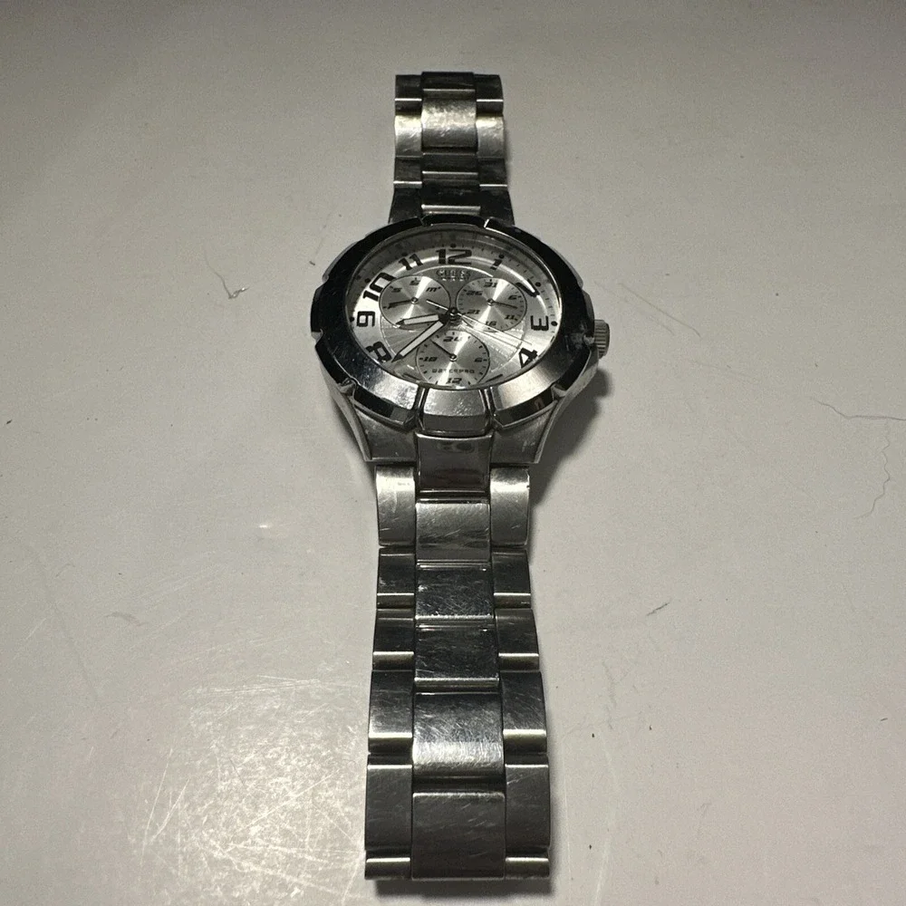 GUESS WATERPRO Water Resistance 100m/330ft Men's‎ Watch Preowned